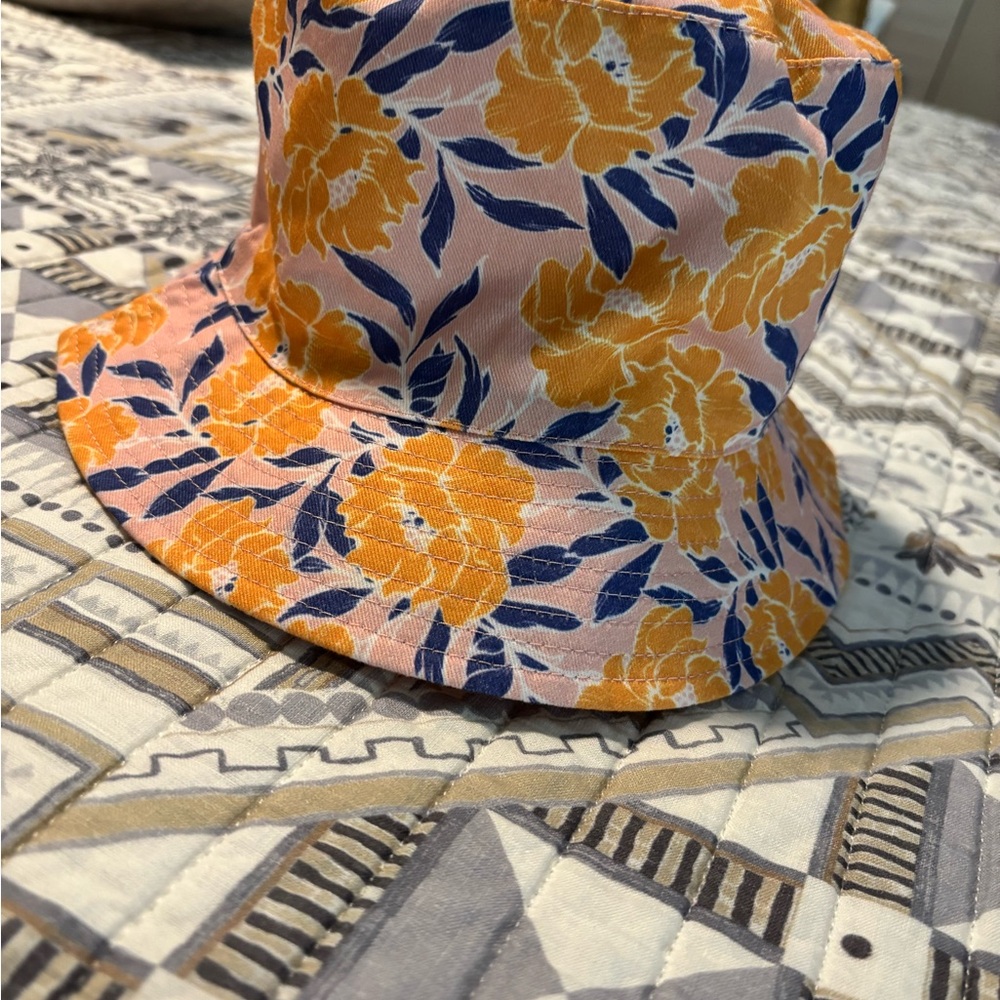 NEW NYC UNDERGROUND women’s floral bucket hat